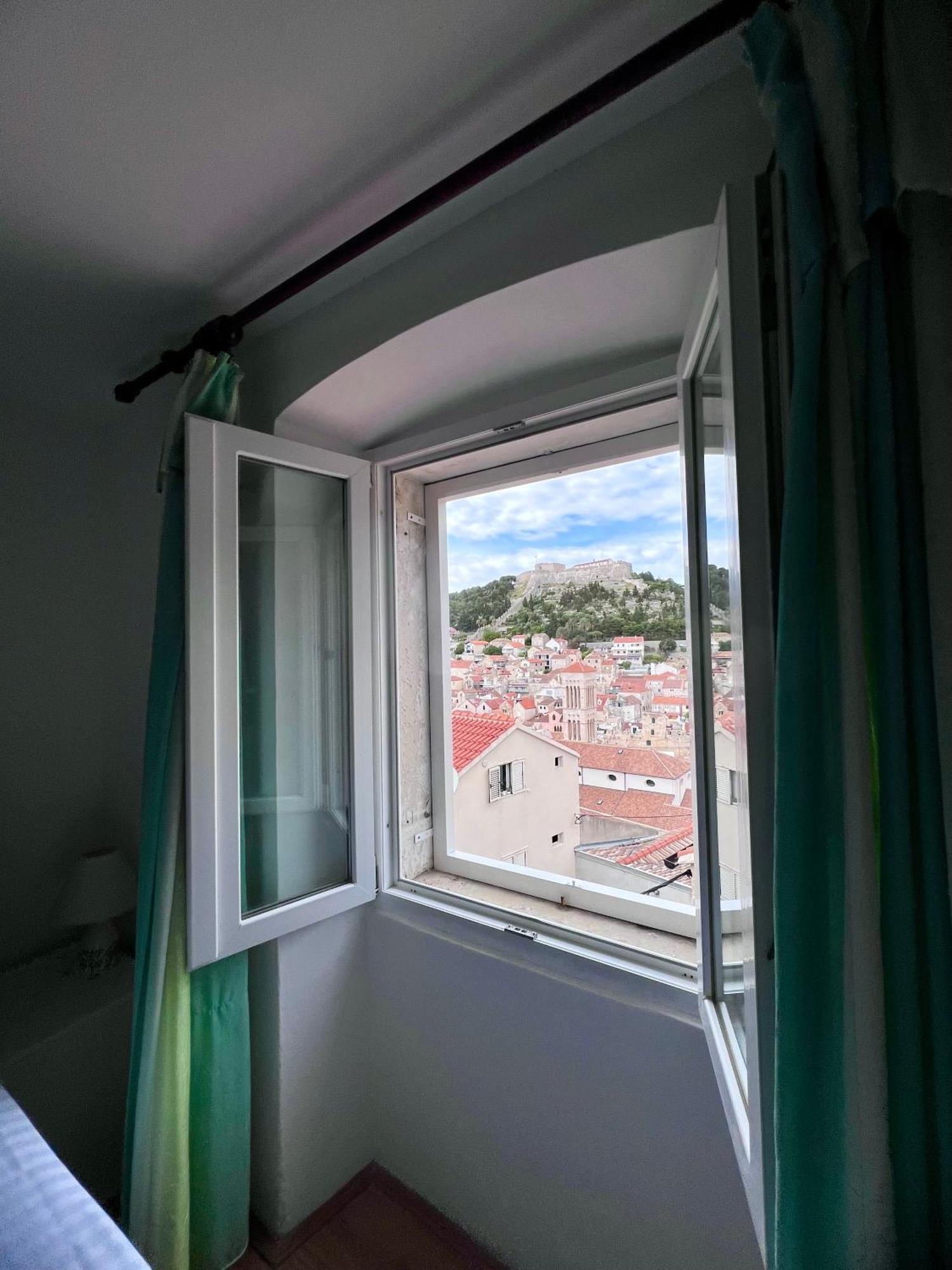 Apartments Tudor Nikola Hvar Town Eksteriør billede