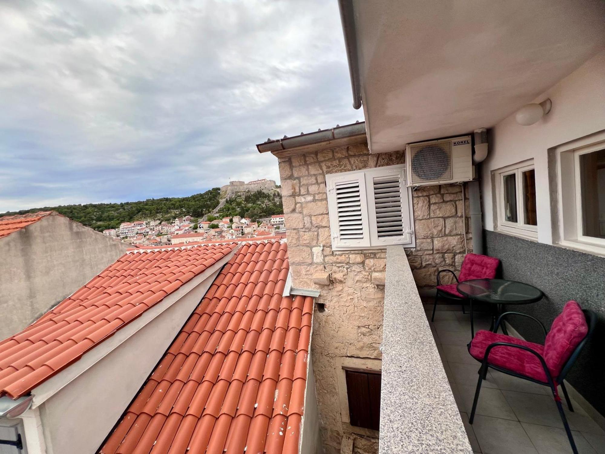Apartments Tudor Nikola Hvar Town Eksteriør billede